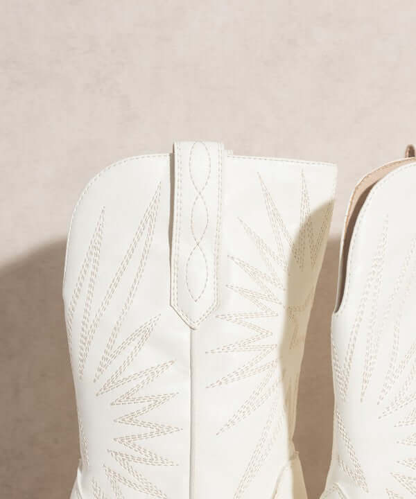 OASIS SOCIETY Emersyn - Western Starburst Embroidery Boots