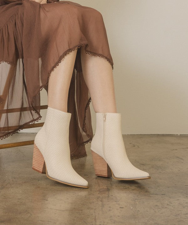 Oasis Society Sonia - Western Ankle Boots in Brown / Off White, KKE Originals, A Moment Of Now