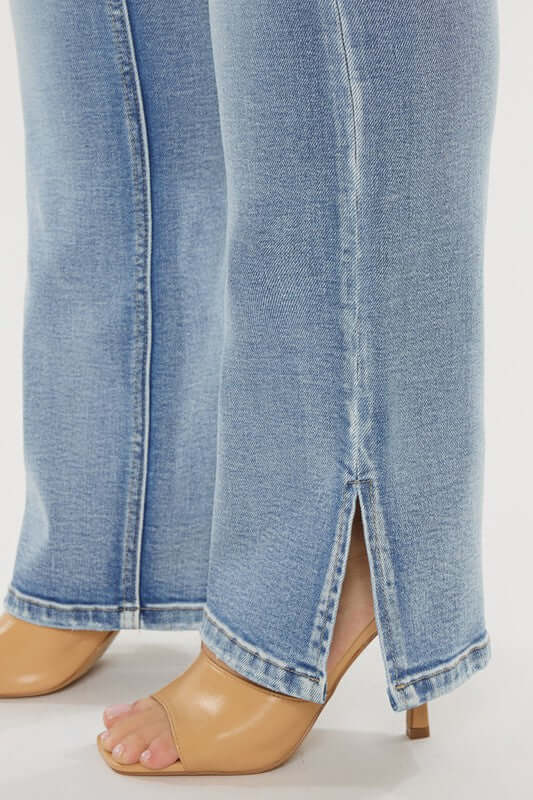 Plus Size Mid Rise Y2K Medium Wash Bootcut Jeans, Kan Can USA, $ 81.95