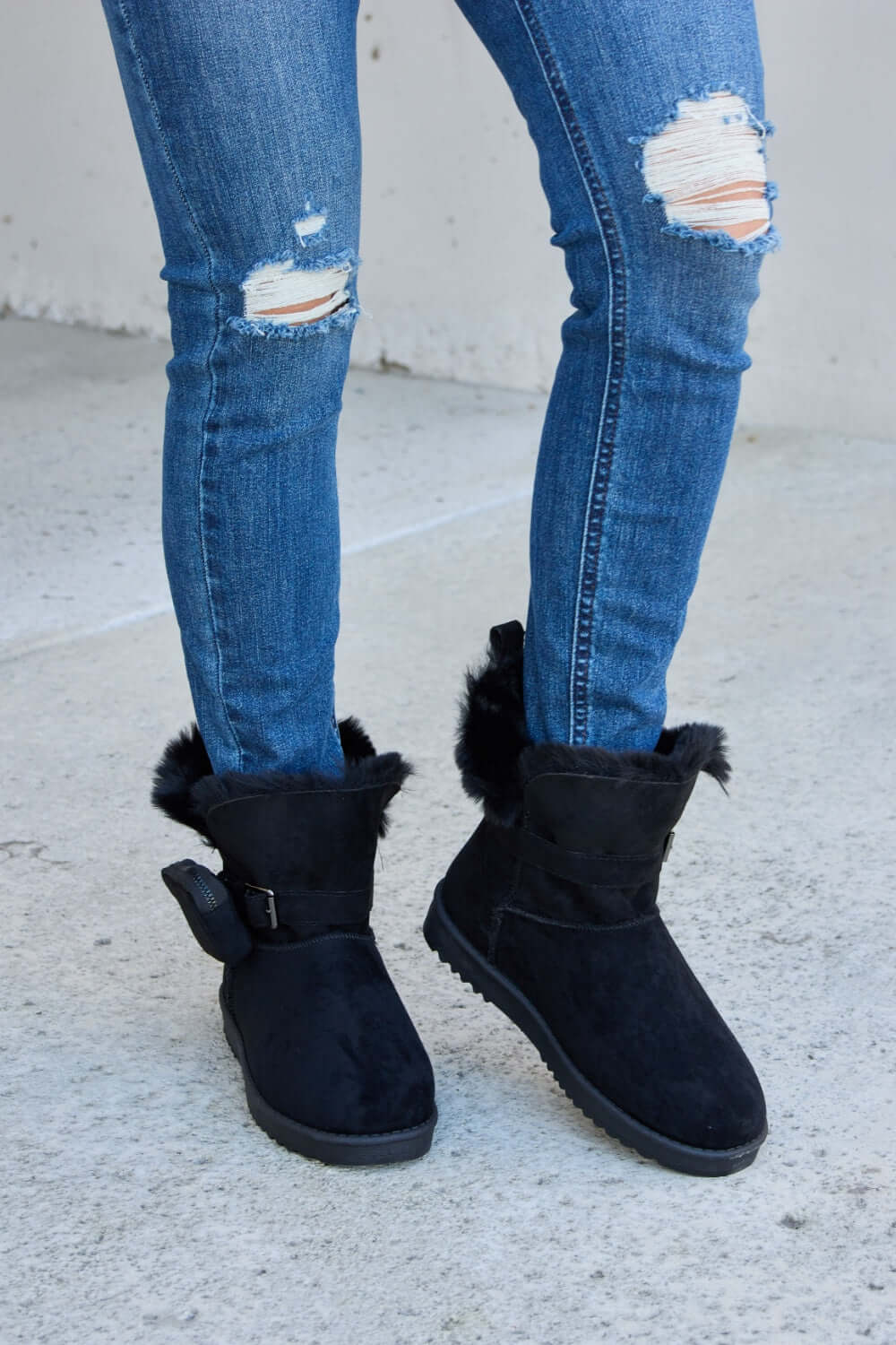 Black Plush Thermal Flat Short Boots