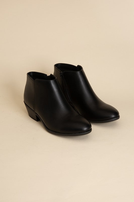Shop Women's Black / Brown Mug Ankle Boots | Boutique Fashion & Shoes, Ankle Boots, USA Boutique