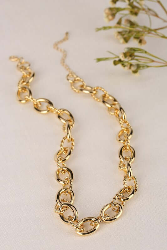 Gold Tone Bold chain necklace
