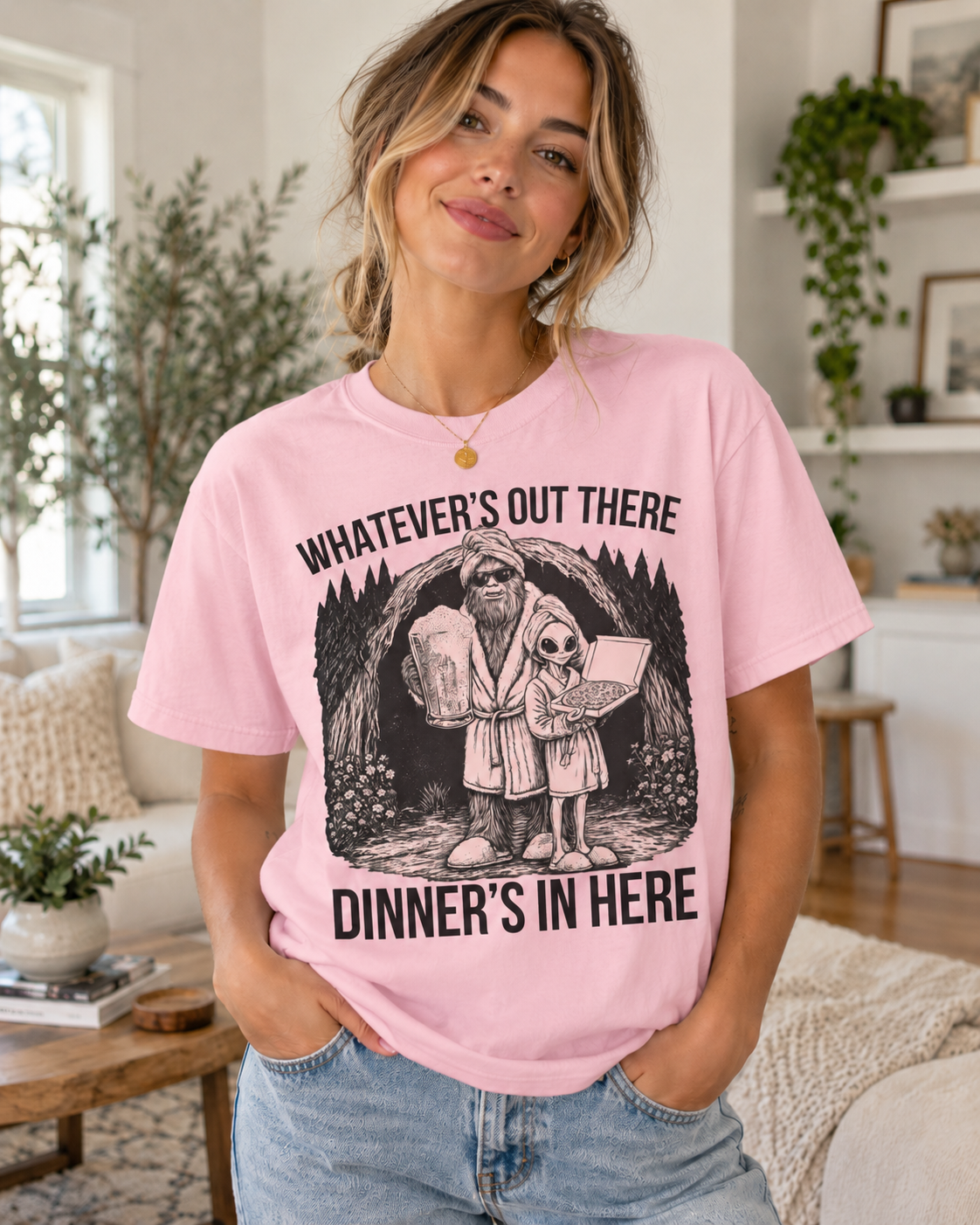 Bigfoot & Alien Pizza Night T-Shirt – Dinner's In Here