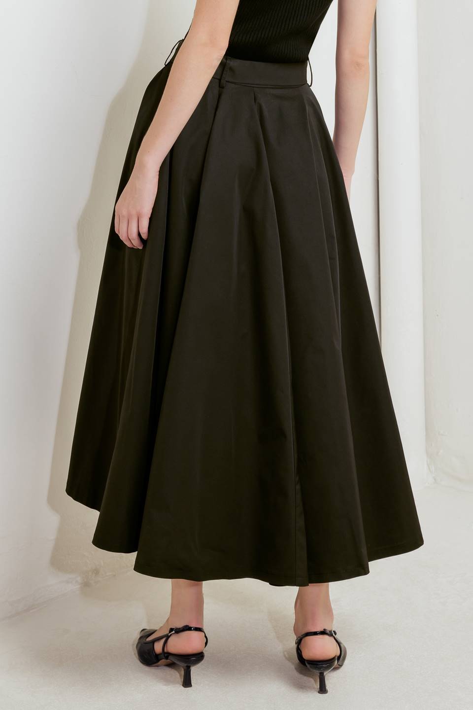 Rouge Allure Woven Full Midi Skirt
