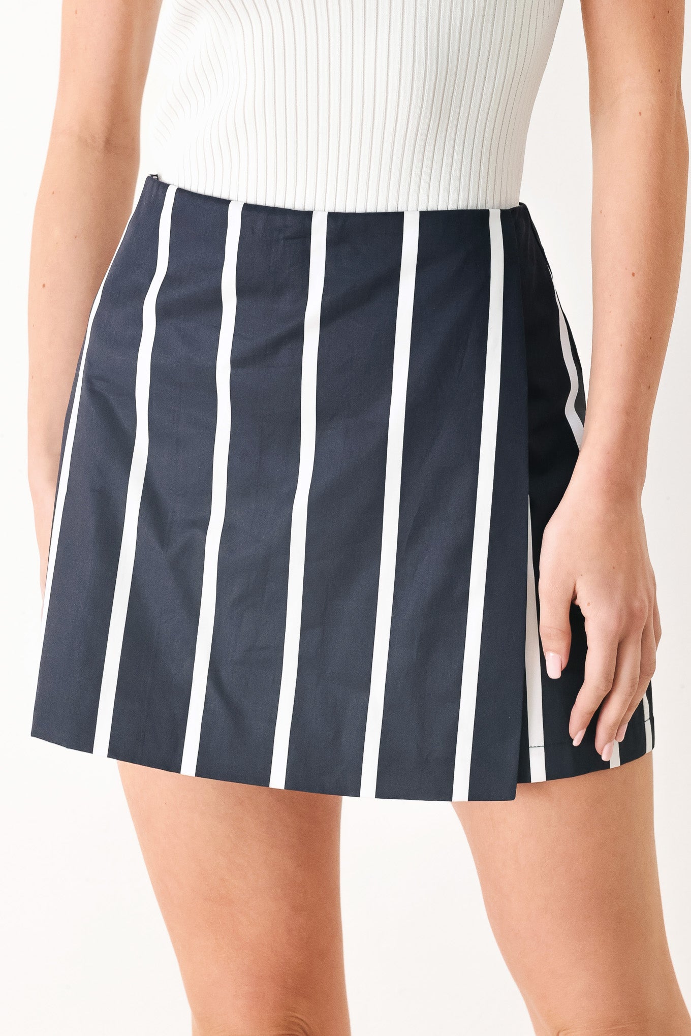 DARK RHYTHM STRIPE WOVEN SKORT | Boutique In USA, SHORTS, $ 60.00, A Moment Of Now™