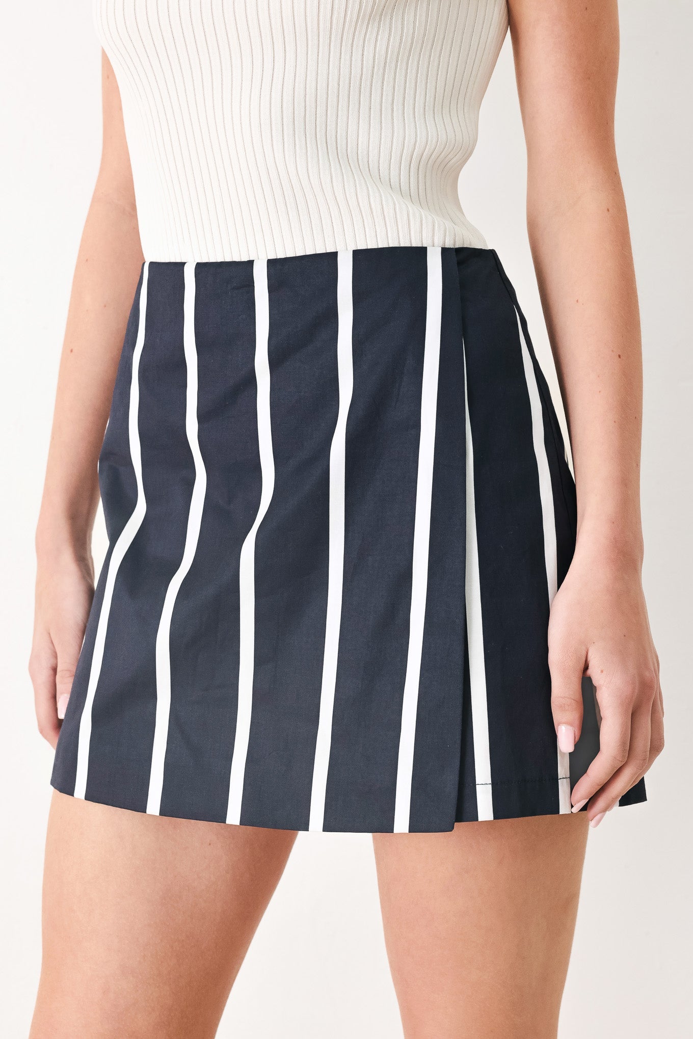DARK RHYTHM STRIPE WOVEN SKORT | Boutique In USA, SHORTS, $ 60.00, A Moment Of Now™