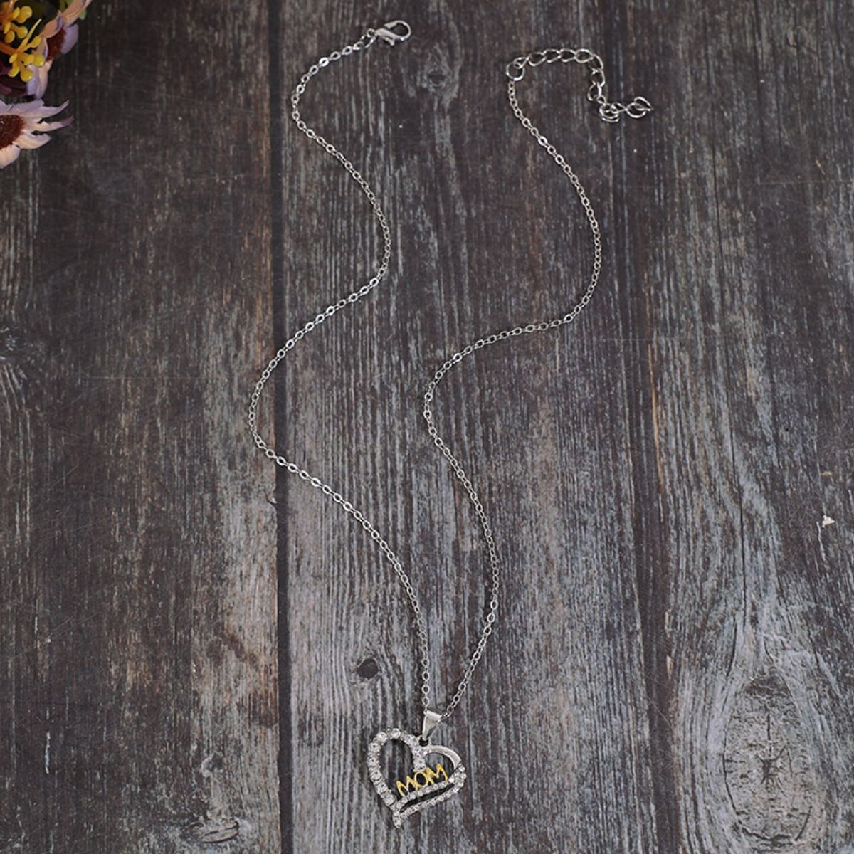 Inlaid Zircon Heart MOM Pendant Necklace | Mother's Day Gift
