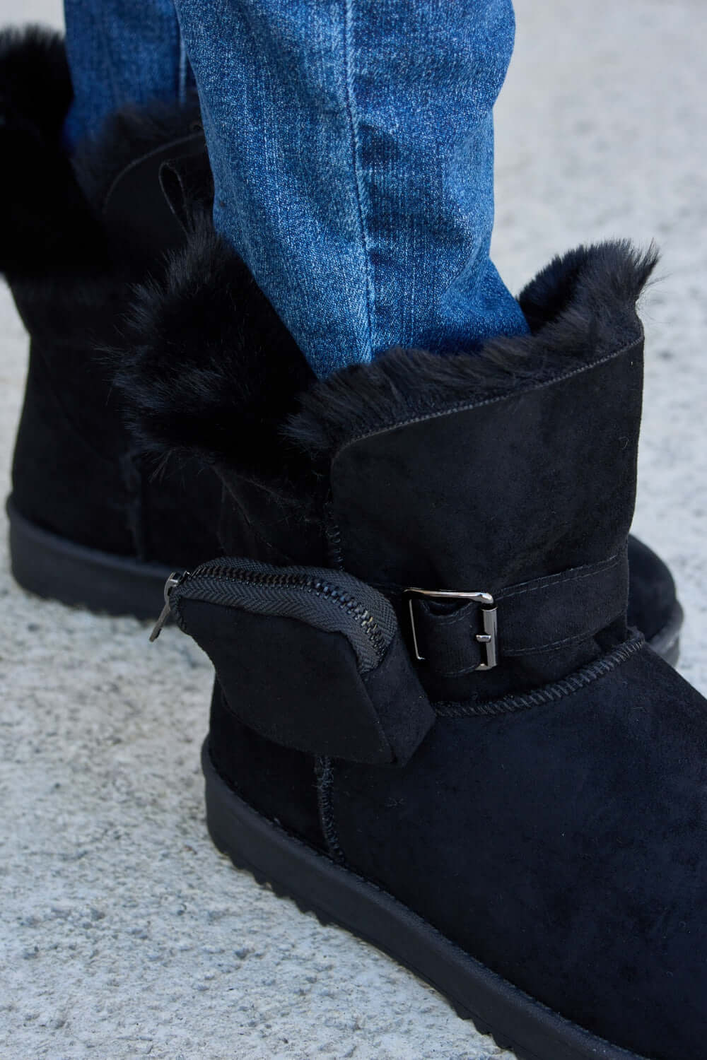 Black Plush Thermal Flat Short Boots